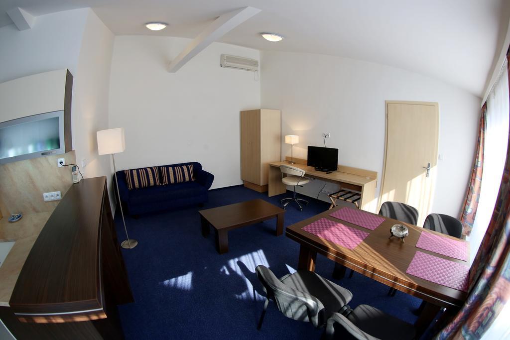 Apartments Kroměříž Chambre photo