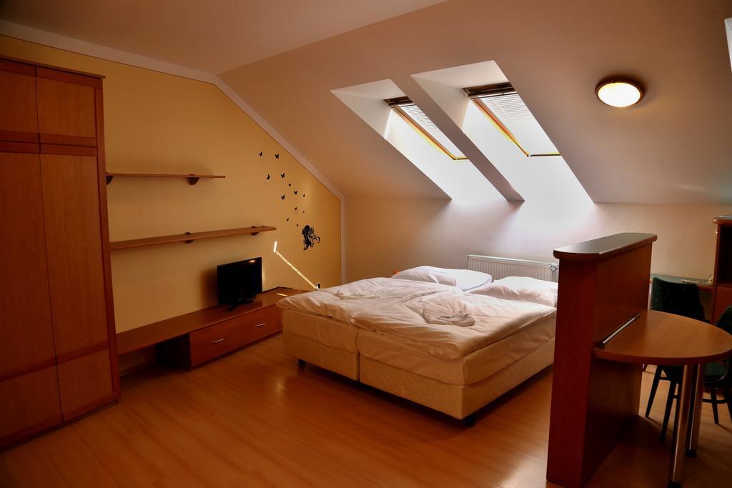 Apartments Kroměříž Chambre photo